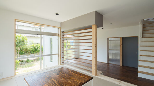 風が通り抜ける家